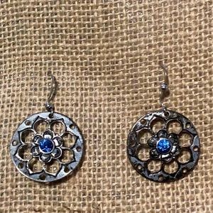 Silver blue jewel flower earrings